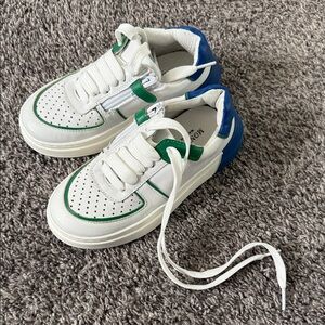 MonnaLisa White Sneakers with Green & Blue Accents